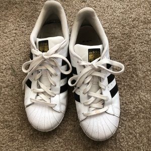 Adidas superstars